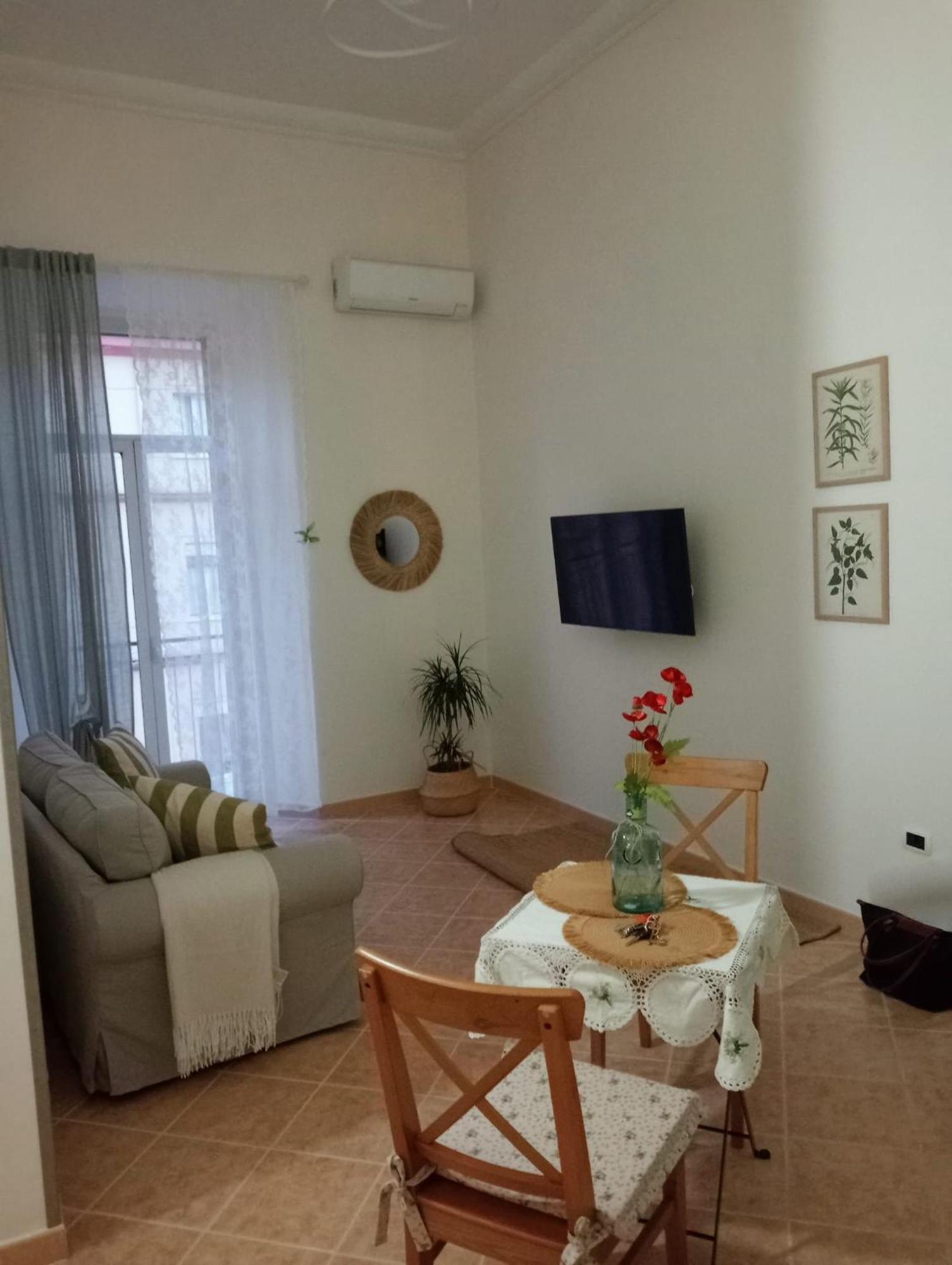 Appartamento: La Maison Verte Napoli Ngoại thất bức ảnh