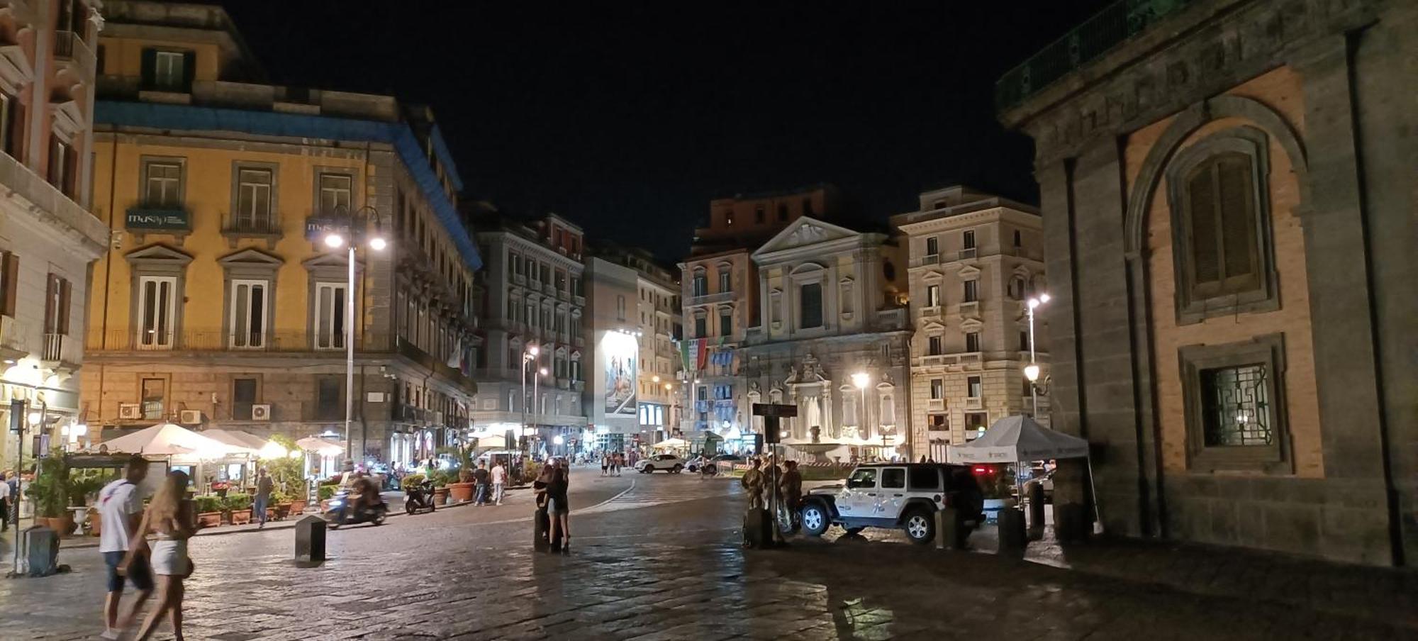 Appartamento: La Maison Verte Napoli Ngoại thất bức ảnh